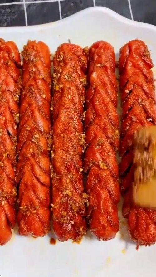 街边火腿肠爆料视频大全,揭秘美食背后的真相  第1张